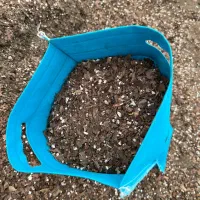 فروش خاک گلدان و خاک‌ باغچه|خدمات باغبانی و درختکاری|چمستان, |دیوار