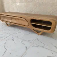 جاکفشی با میز ال سی دی