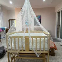 تخت کنار مادر کودک