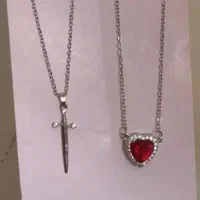 گردنبند قلب و شمشیر