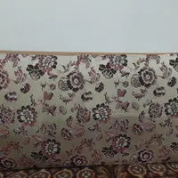 دو عدد پشتی کارکرده|پشتی|خوی, |دیوار
