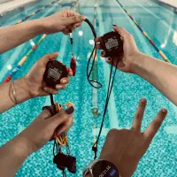 آموزش شنا بانوان و کودکان