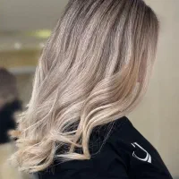 میکاپ شنیون مدل رنگ مو آموزش کاشت ناخن مژه فشیال|خدمات آرایشگری و زیبایی|شیراز, کوشک میدان|دیوار
