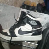 یک جفت کتونی جردن