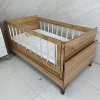 کمد سه درب کودک تخت نوزاد گهواره ای سرویس سیسمونی|تخت و صندلی بچه|مشهد, شهرک امام هادی (شهرک غرب)|دیوار