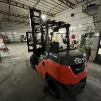 لیفتراک تویوتا ۴ تن موتور ۶ سیلندر دکل بلند فول