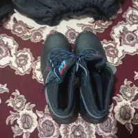 کفش و لباس گرم