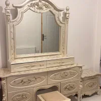 تخت و میز ارایش