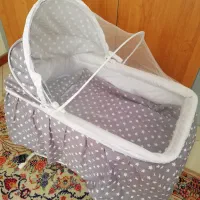 تخت و گهواره نوزاد
