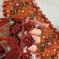 کریشی|لباس|ایرانشهر, |دیوار