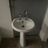 روشویی با شیرآب