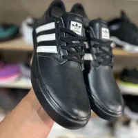 کتونی اورجینال برند adidas سایز 42.5