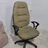 صندلی گردان سالم