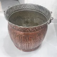 گلدان مسی بزرگ کنار سالنی|صنایع دستی و سایر لوازم تزئینی|کرج, مشکین‌دشت|دیوار