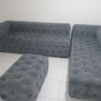 مبل ال چستر طوسی همراه پاف