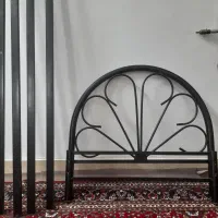 تخت فلزی تک نفره