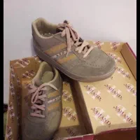 کفش اسپورت و کیف