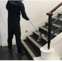 خدمات. نظافت ساختمان و راه پله