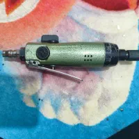 پیچ گوشتی،بادی|ابزارآلات|رباط‌کریم, رباط‌کریم|دیوار