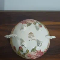 شکلات خوری و یا نقل خوری