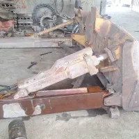 تیغ و کمان بلدوزر کوماتسو ۸۵|قطعات یدکی و لوازم جانبی|اصفهان, احمدآباد|دیوار