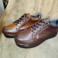 کفش اسپورتی تمام چرم گاوی 40.41.44مانده