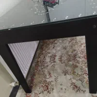 میز تک چهار نفره تمیز در حد نو