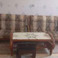 فروش مبل 8 نفره بسیار  تمیز همراه با گل میز