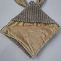 پتو دور پیچ نوزاد