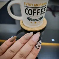 لاین تخصصی ناخن. کاشت، ترمیم و ژلیش در مشهد