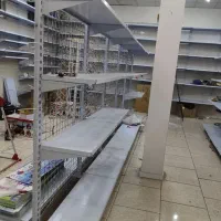 قفسه فلزی در حد نو تمام سفید|فروشگاه و مغازه|قم, باغ شریفی|دیوار