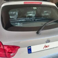 کوییک   RS ۱۴۰۴  نقره‌ای  سقف مشکی