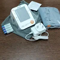 فشارسنج دیجیتال بازویی Yuwell YE670D