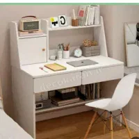 میز تحریر و کامپیوتر