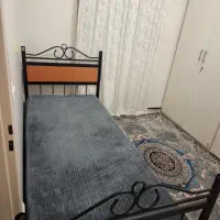 تخت آهنی
