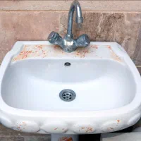 رو شویی و کاسه توالت