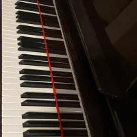 پیانو آکوستیک ۱۲۸