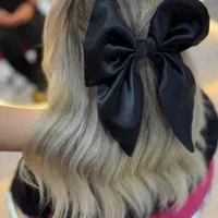 خدمات مژه و ناخن پاکسازی و میکروبلیدینگ