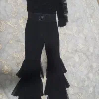 تعدادی لباس در حد نو