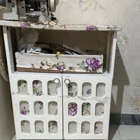 میز اتو که شامل میز چرخ خیاطی هم می‌شود