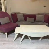 مبل نیم‌ست tv room همراه میز وسط و عسلی ها