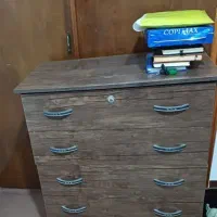کاناپه یا کمد لباس