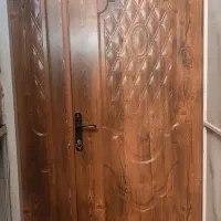 درب منزل چوبی در حد نو