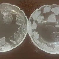 دیس و میوه خوری کریستال سایز بزرگ با گل‌های برجسته|ظروف سرو و پذیرایی|تهران, ایران|دیوار