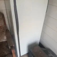 یخچال قدیمی تمیز و سالم