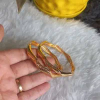 النگوطلاروس