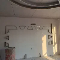 اجرای سقف کاذب کناف. تایل. بازسازی. پی‌وی‌سی.