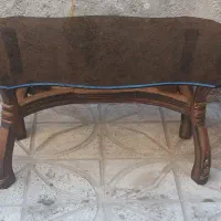 یک عدد میز عسلی و یک عدد میز شیشه ای|مبلمان خانگی و میز عسلی|آبیک, |دیوار