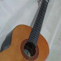 فروش گیتار Yamaha C40 قدیمی ولی تمیز و کوک|گیتار، بیس، امپلیفایر|تهران, ائمه اطهار|دیوار