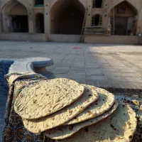 نان محلی فوق خاص و بی رقیب فقط برای یک رستوران‌ قم